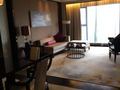 客厅-成都保利公园皇冠假日酒店(熊猫基地店)