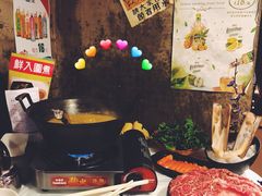 -鲜入围煮花胶鸡海鲜火锅