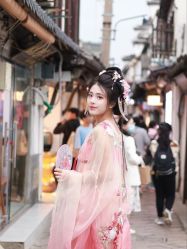 -一揽芳华汉服旗袍体验馆(拙政园店)