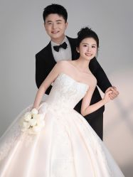 -雪中彩影婚纱摄影·微光艺术中心