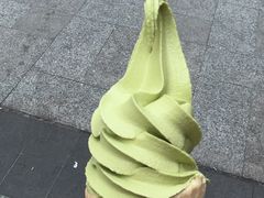 抹茶摩天脆脆-蜜雪冰城(万达广场外B号门门口外集装箱店)