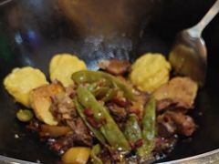 -哈尔滨烧烤·山河村铁锅炖(交大店)