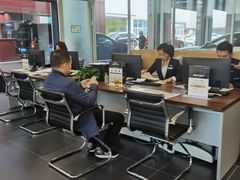 -长沙中升聚星奔驰4S店(望城店)