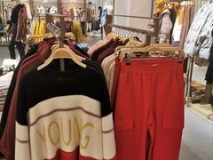 -URBAN REVIVO(济南领秀城贵和购物中心店)