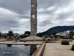 -亚龙湾中心广场