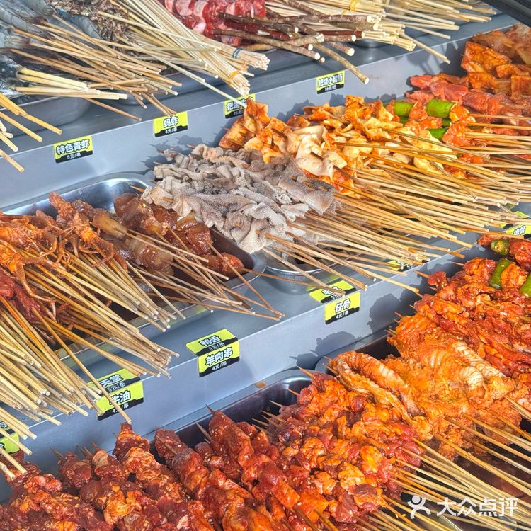 成都烧烤。。。夜市小摊确实很🐮！味道👍🏻