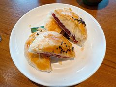 云南现烤玫瑰鲜花饼-云海肴·汽锅鸡·云南菜(祥云小镇店)