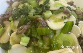Snow Cabbage and Beef Fried Rice Noodles