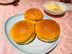 一口酥菠萝油-囍凤楼·粤菜·点心·火锅(温特莱店)