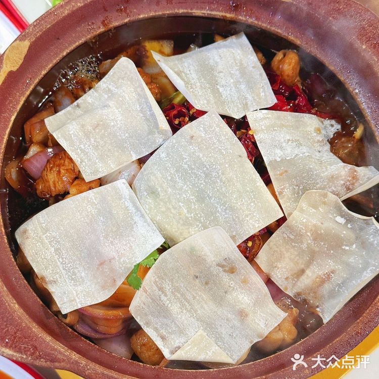 谁懂！竟然在肥肠煲里面吃到“卫生纸”