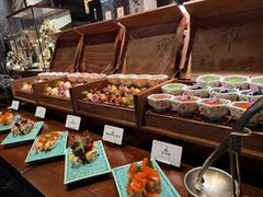 -雍容荟帝王蟹活龙虾展台自助(IFS黑金店)