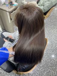 -Tloml salon