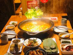 -野山舂·贵州现舂酸汤火锅(鸿通城店)