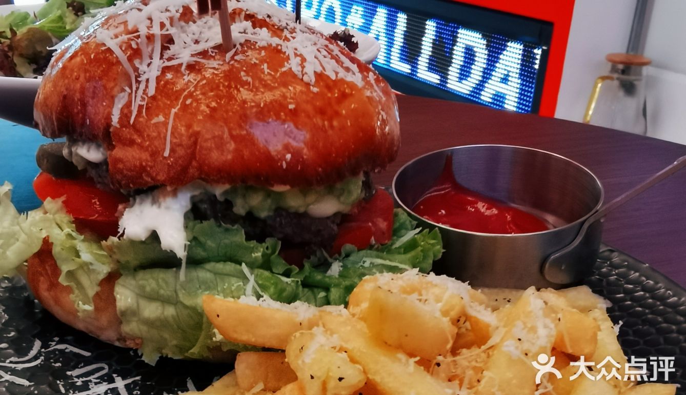 成都新晋网红美食街