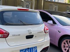 -佘山地铁站-停车场