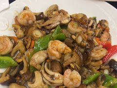 -鑫渔港海鲜本地菜·山海关浑锅(东戴河店)