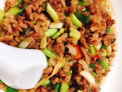 韭菜花炒肉沫-老滇山寨•云南特色菜•地方菜•民族风情歌舞表演(金碧店)