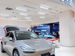 -王府井百货熙地港店