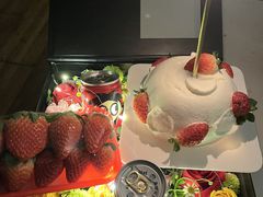 草莓炸弹蛋糕-艾加柒克蛋糕茶歇甜品台(春熙路店)