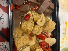 -梁老三麻辣鸡头总店