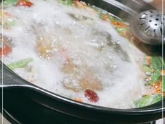 -陆记牛庄·碳锅龙虾烧烤(爱上花园店)