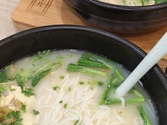 -花馬肆.云南过桥米线(汉神购物广场现场熬汤店)