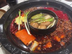 -扎起市井老火锅(乐山总店)