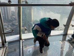 -东方明珠259米全透明悬空观光廊