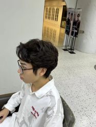 -苏豪路易士·嘉玛发廊