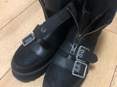 -UGG(燕莎奥特莱斯购物中心店)