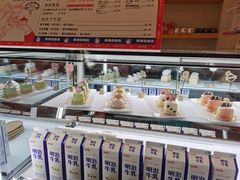 面包甜点陈列柜-欢乐茶馆·木马谣剧场(南京小西湖店)