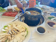 -鲁朗纳麦石锅鸡庄园