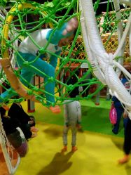 -六月巴士童乐园(抚顺罕王商场店)