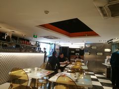 -新大咀港式茶餐厅(宝山万达店)