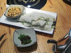 -野山舂·贵州现舂酸汤火锅(鸿通城店)