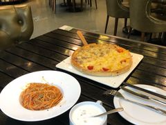 水果牛肉披萨-汽车博物馆主题餐厅