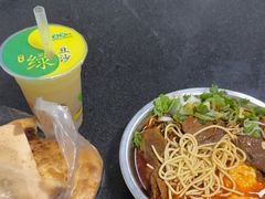 -薛记襄阳香辣牛肉面(平安路店)