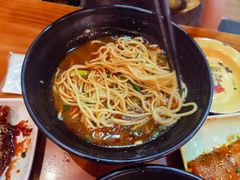 -爆炸头阿姨小四川正宗川味小吃(无任何分店)