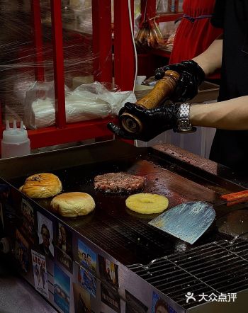 发现了一家巨好吃 会让我流连忘返的汉堡