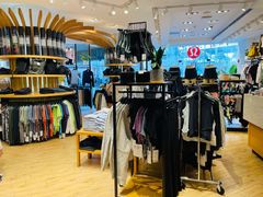 -lululemon(上海浦东IFC店)