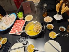 -鲜入唯煮·港式海鲜牛肉火锅(金宝街店)