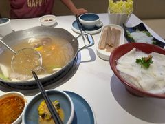 -左庭右院鲜牛肉火锅(金山万达店)