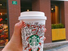 太妃榛果风味糖脆拿铁-星巴克(红房子店)