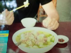 萝卜炖肘子-荣生萝卜汤饭店