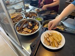 -松树干拌面店