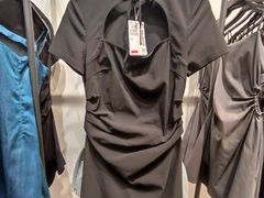 -URBAN REVIVO(上海中庚漫游城店)