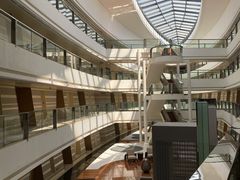 -上海滴水湖皇冠假日酒店