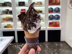 双重口味软冰激凌-GODIVA(五角场万达广场店)