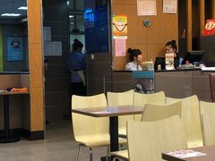 大堂-灵芝妹子海鲜米线(香炉礁山姆店)