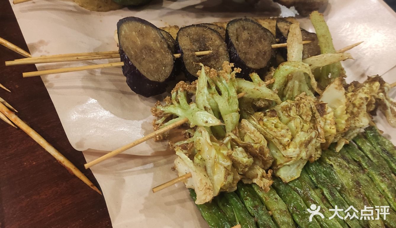 强烈推荐赞吧的烧烤和冰饭！